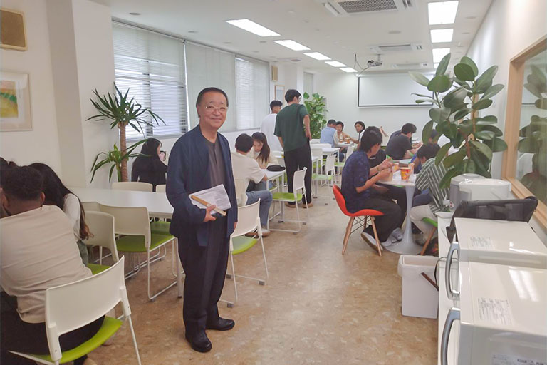 グローバル情報キャリア学院 共有スペースの写真